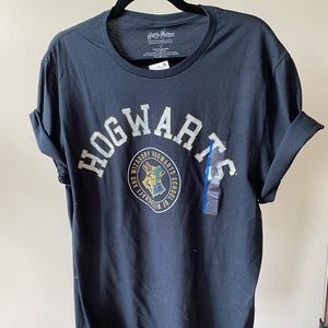 NWT HOGWARTS HARRY POTTER TEE SHIRT